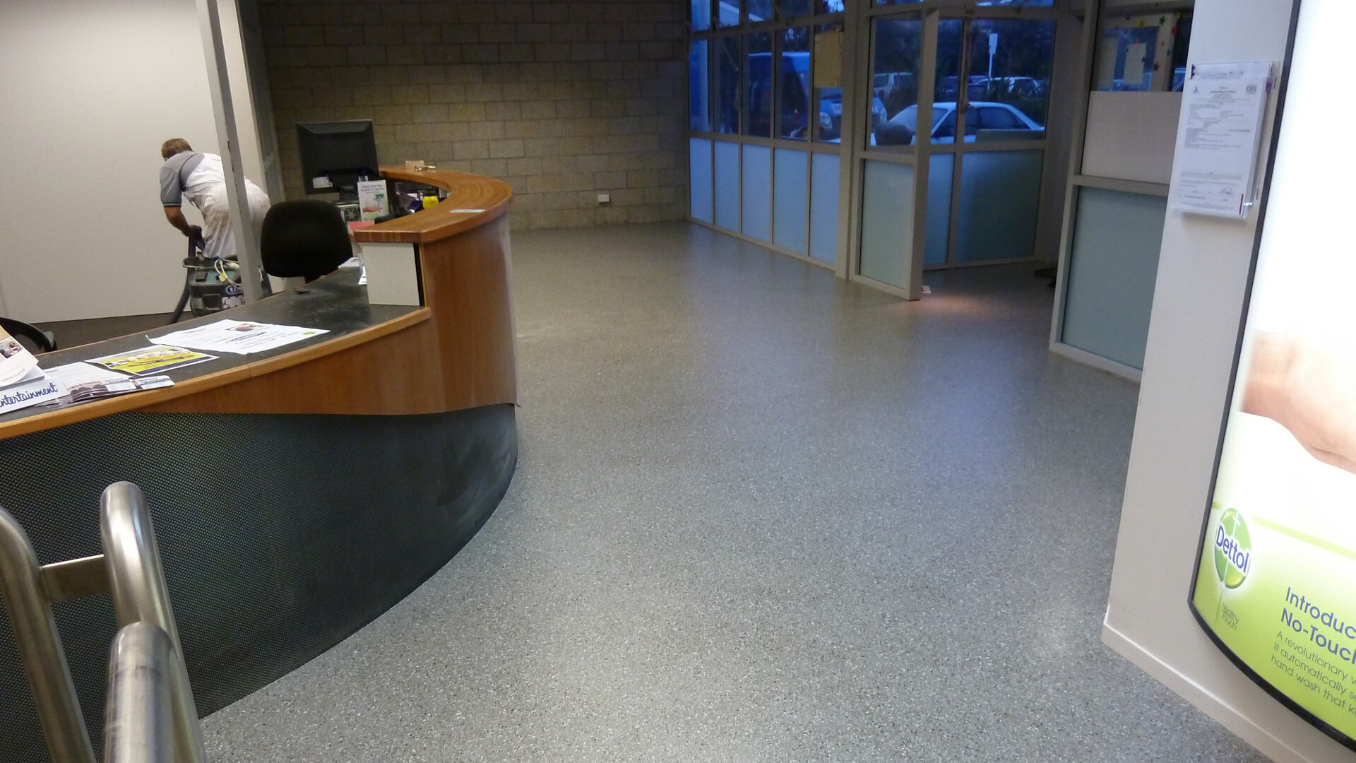 Foyer Mt Roskill Aquatic degadur 2k