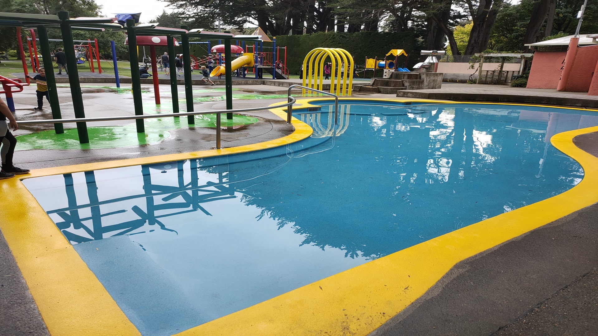 Pool surrounds 142216