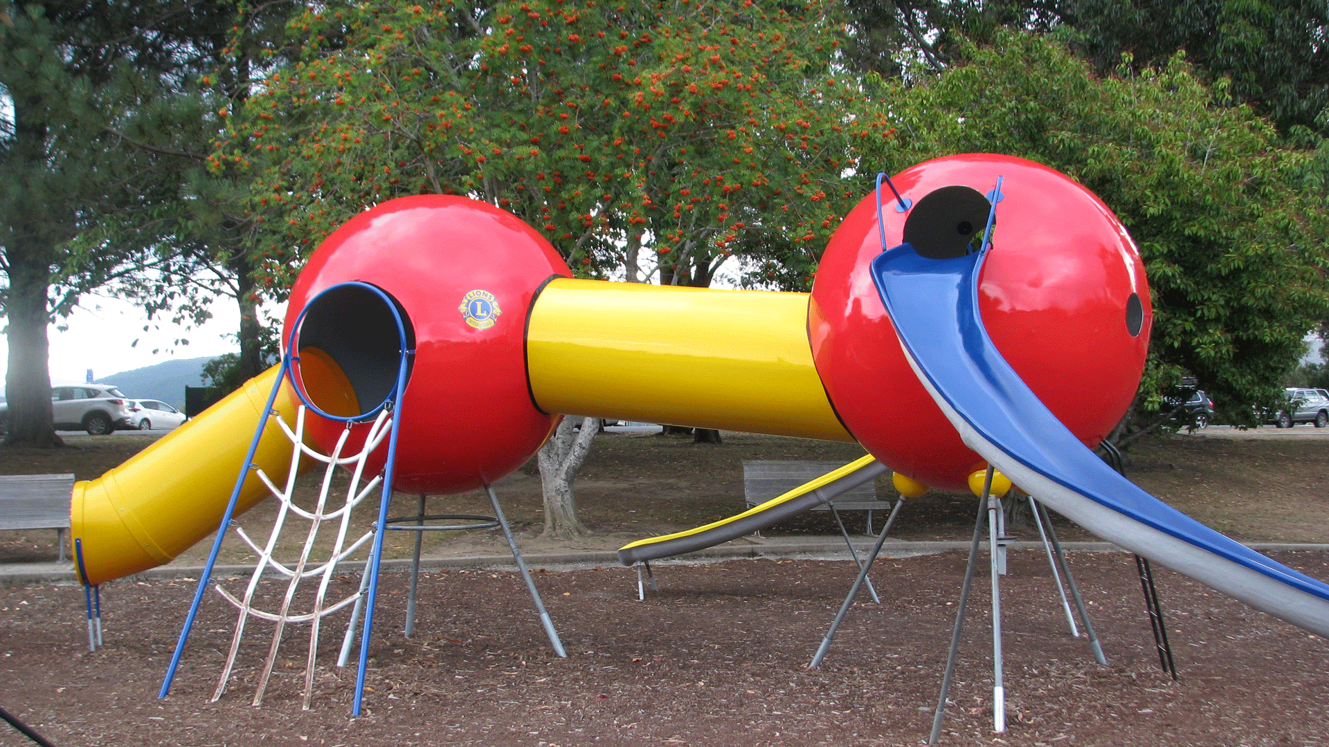 Sputnik playground 0004